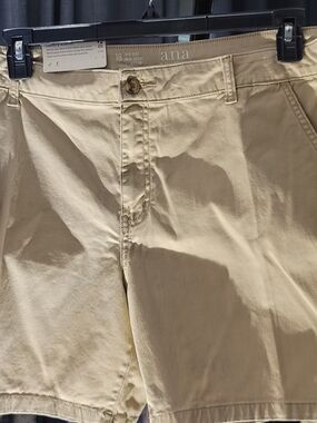 a.n.a Mid-Rise Midi Shorts in Light Khaki